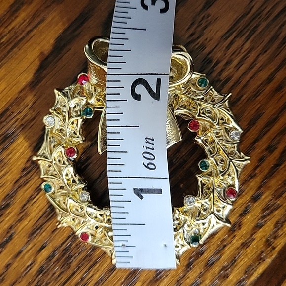 Vintage Tancer II Christmas Wreath Pin - Picture 9 of 10